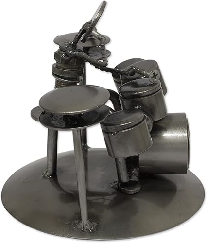 Miniatura 2 de NOVICA Estatuilla del músico de las piezas de automóvil recicladas rústicas, baterista rústico