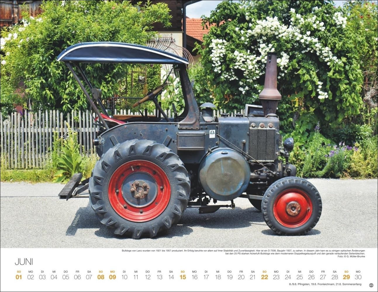 Starke Traktoren Posterkalender 2025: Exklusiver Wandkalender mit 12 beeindruckenden Traktoren. Hochwertiger Foto-Kalender 2025. Von Lanz über Porsche bis John Deere. 44 x 34 cm.