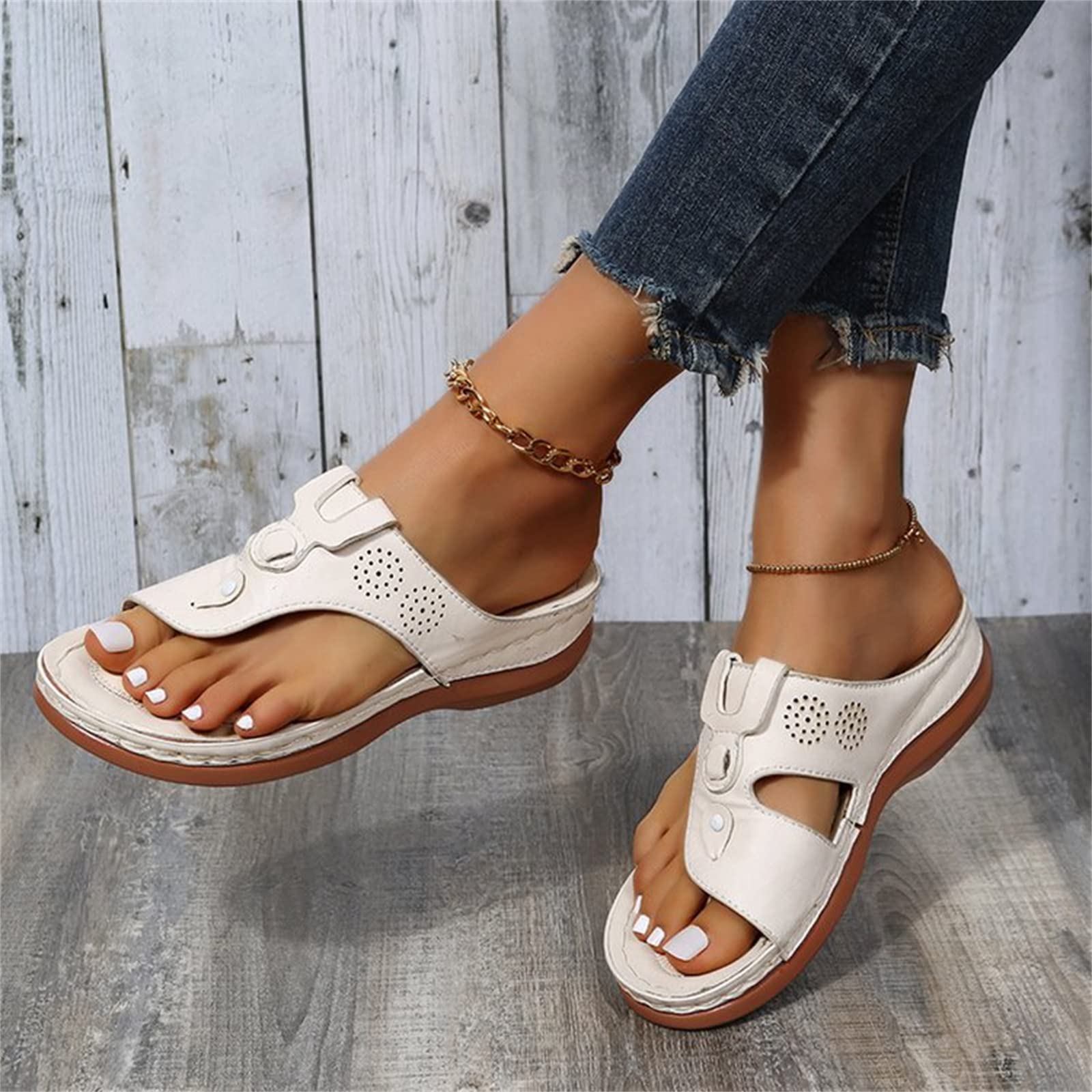 DOIX Women's Orthopedic Clip Toe Sandals Summer Outdoor Bunion Correction Flip Flops with Arch Support Bunion Corrector Slippers Sandals Casual Walking Beach Shoes,beige,US6/EU37