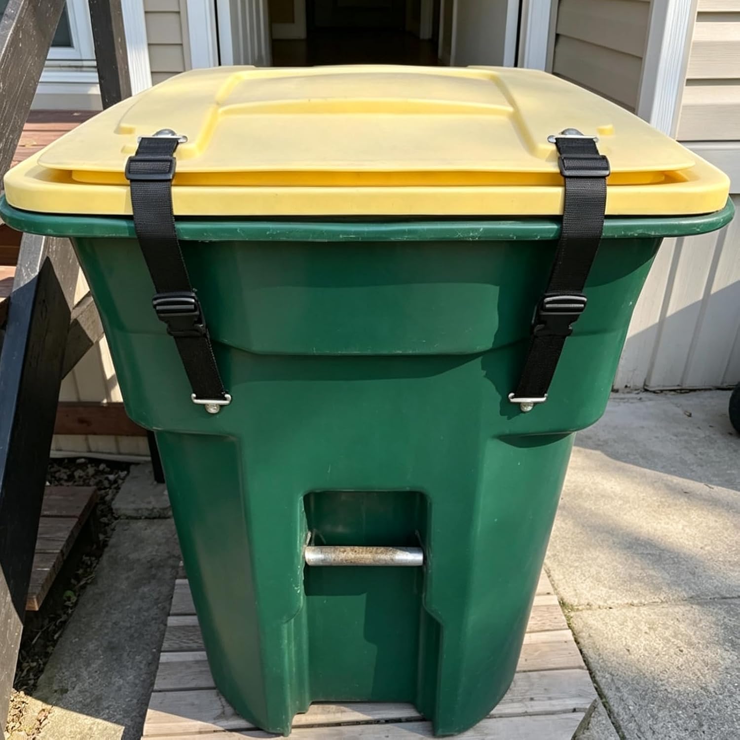 Azarxis Trash Can Locks for Animals, Bear Proof Garbage Can Lid Lock with Adjustable Bungee Cord and Zinc Alloy Stud, Heavy Duty Raccoon Proof Strap for 28-100 Gallon Outdoor Bins