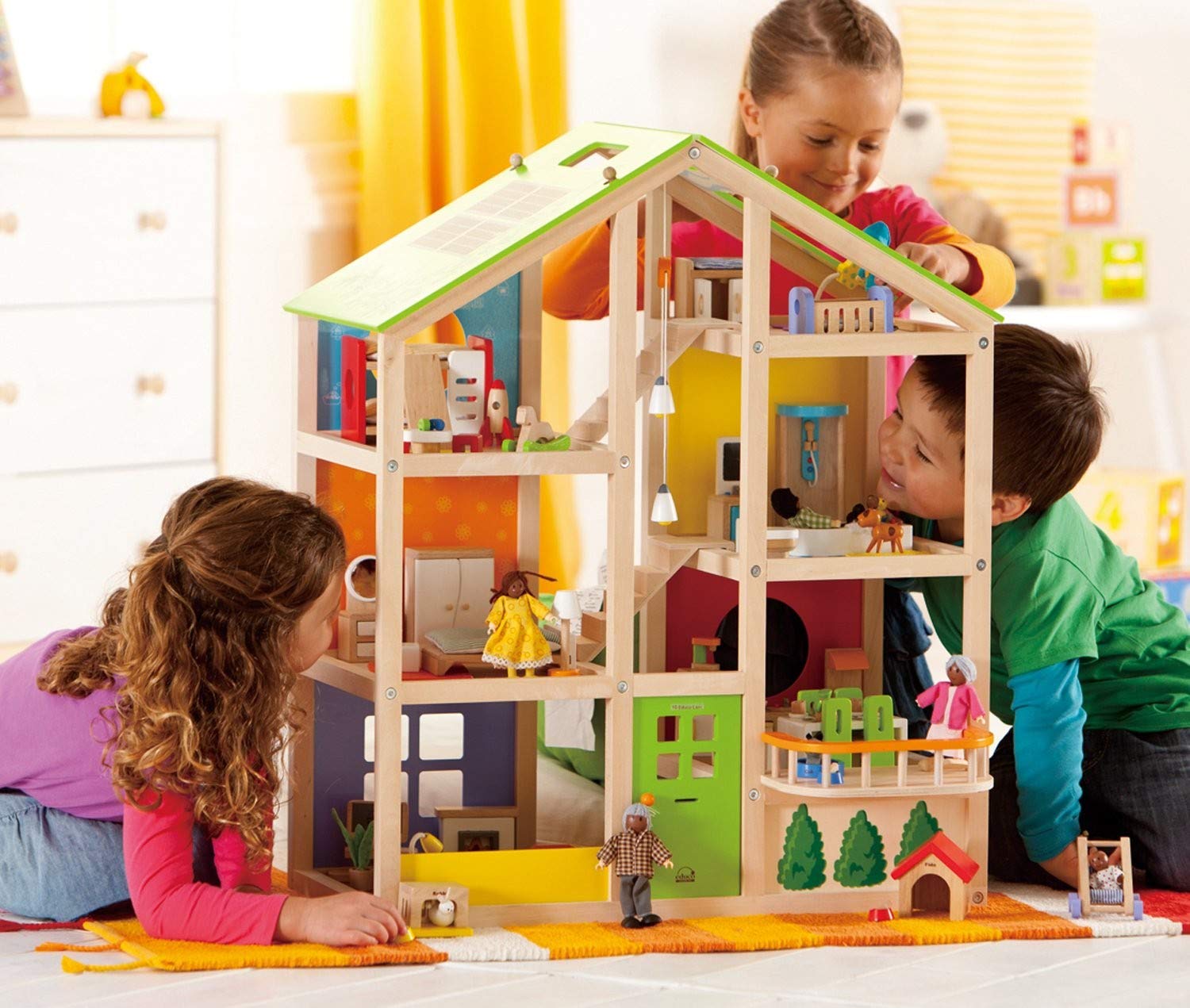 Hape Puppenhaus, alle Jahreszeiten, möbliert – für Kinder ab 2 Jahren – ideal für Rollenspiele, Kommunikation und Austausch – lustiges & lustiges Spiel – Robustes Holz mit lösungsmittelfreier Farbe