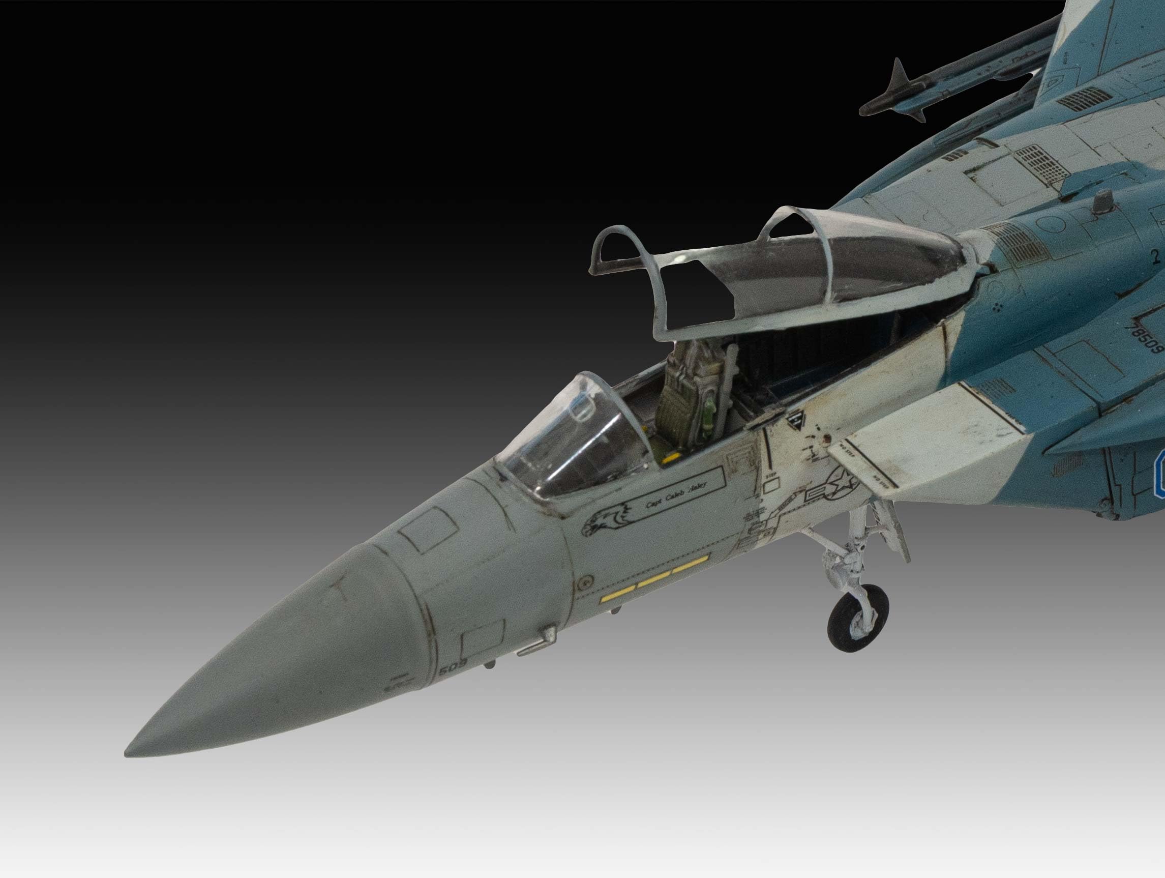 Amazon | ドイツレベル 1/72 ボーイング F-15C イーグル プラモデル