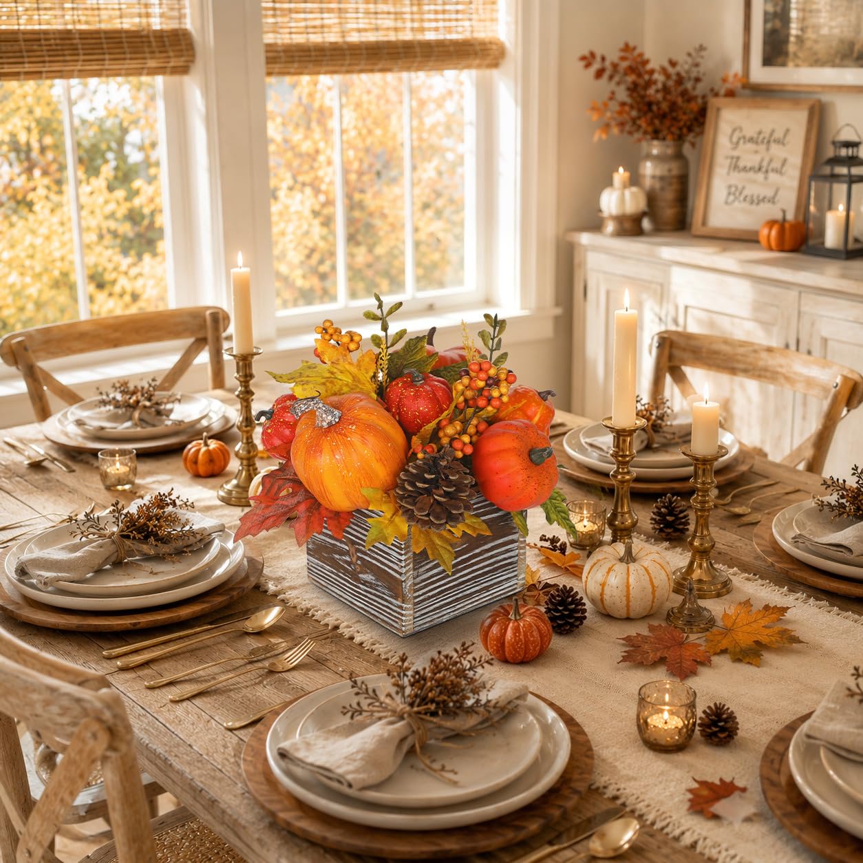Décoration d'automne dans un vase en bois avec feuilles d'érable | Décoration d'automne citrouille avec pommes de pin, centre de table pour mariage d'automne, décoration d'intérieur d'automne
