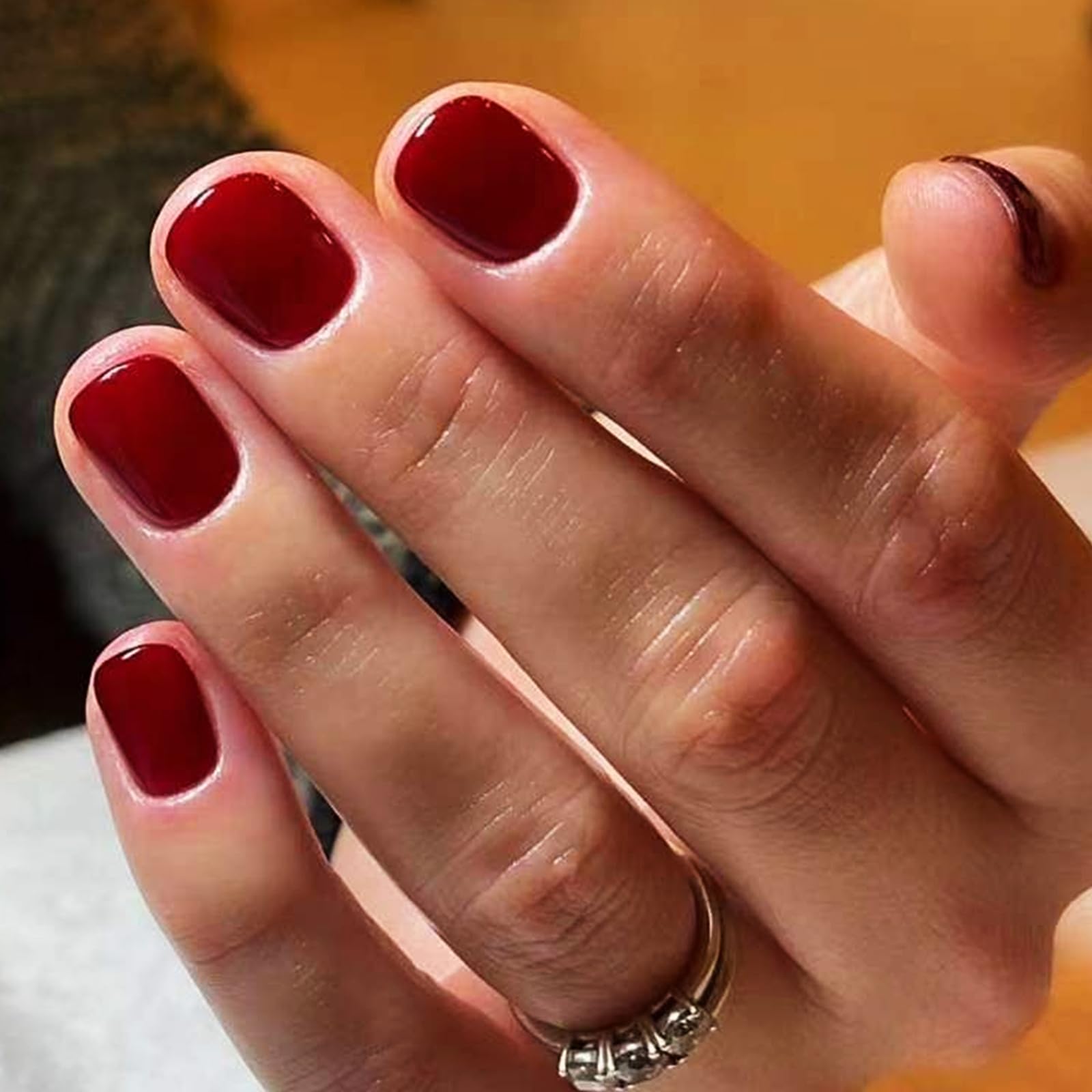Boloshine Uñas Postizas Cortas Cuadradas, 24 Piezas Color Sólido Artificiales Uñas Falsas Press on Nails, Cobertura Completa Adhesivas Uñas Acrilicas para Mujeres y Niñas, Fuego en los Labios Rojos