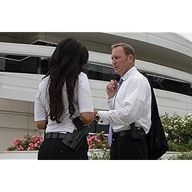 Safariland 573 Open Top Magazine and Handcuff Pouch, Fits GLOCK 17/22, STX Plain Black, Right Hand