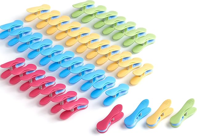 Soft Clip Clothes / Laundry Pegs (40 pieces, blue-yellow-green-pink) by culiclean
