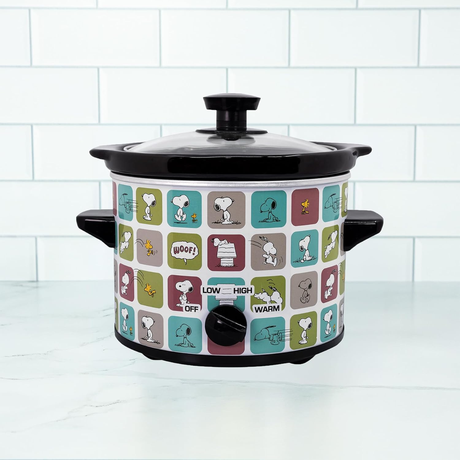 Uncanny Brands Peanuts 2 Quart Slow Cooker- Snoopy & Woodstock Appliance