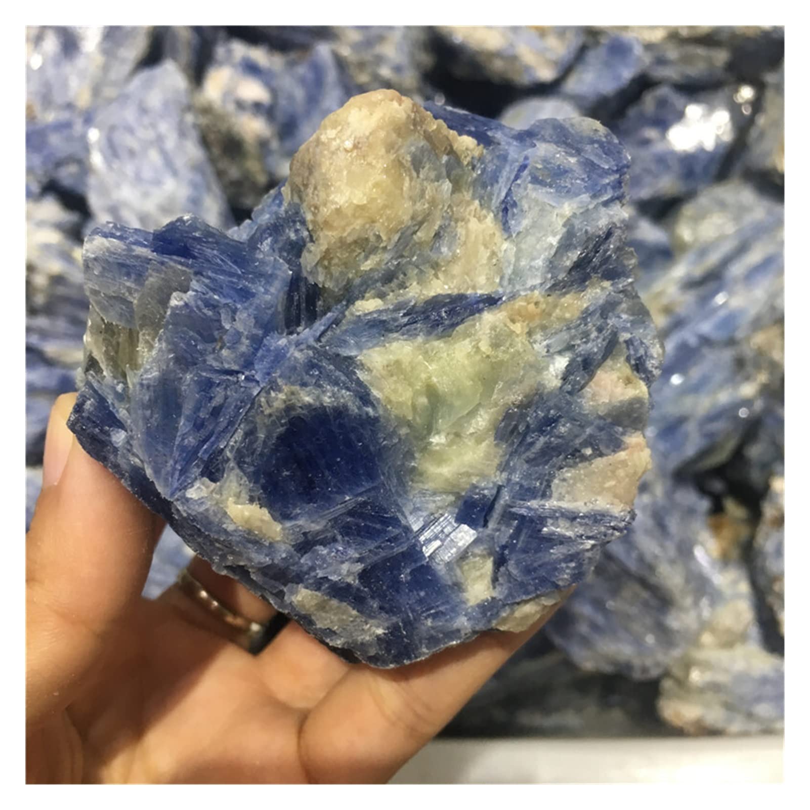 Cristal azul natural mineral en bruto y piedra preciosa de colección