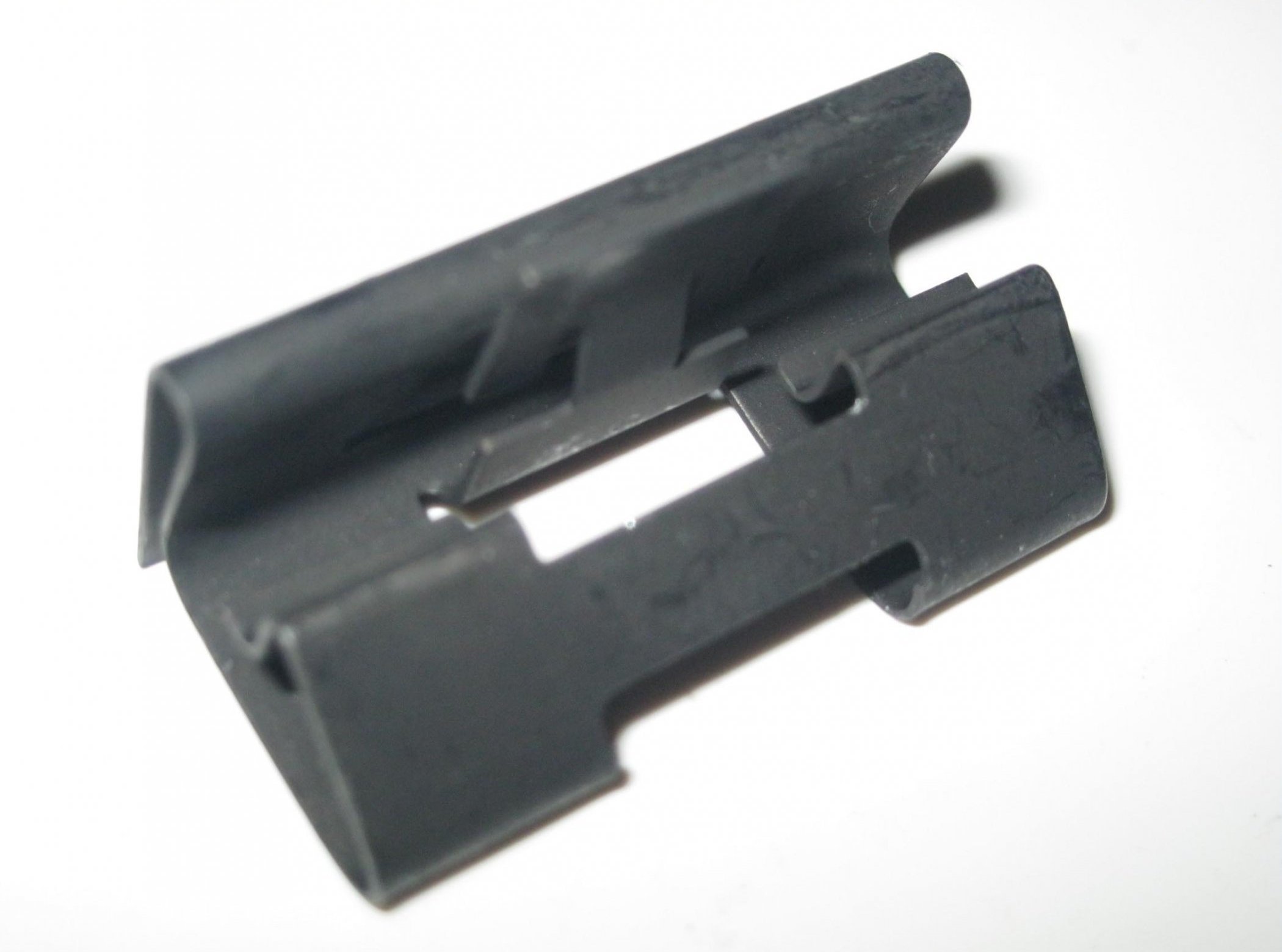 BMW E32 E34 E39 E38 Door Window Trim Seal Clip 1938297 51221938297 