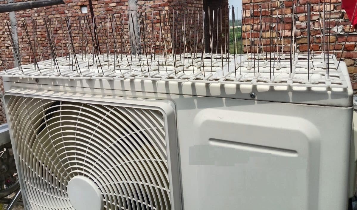 Pigeon Spikes Steel AC Kit. Anti Bird Spikes for Split AC, Pigeon Control, Stainless Steel Bird Spikes .1 kit Includes 2 Pcs of Base Plate and 86 Stainless Steel V Shape Spikes (Suitable for 1 AC)
