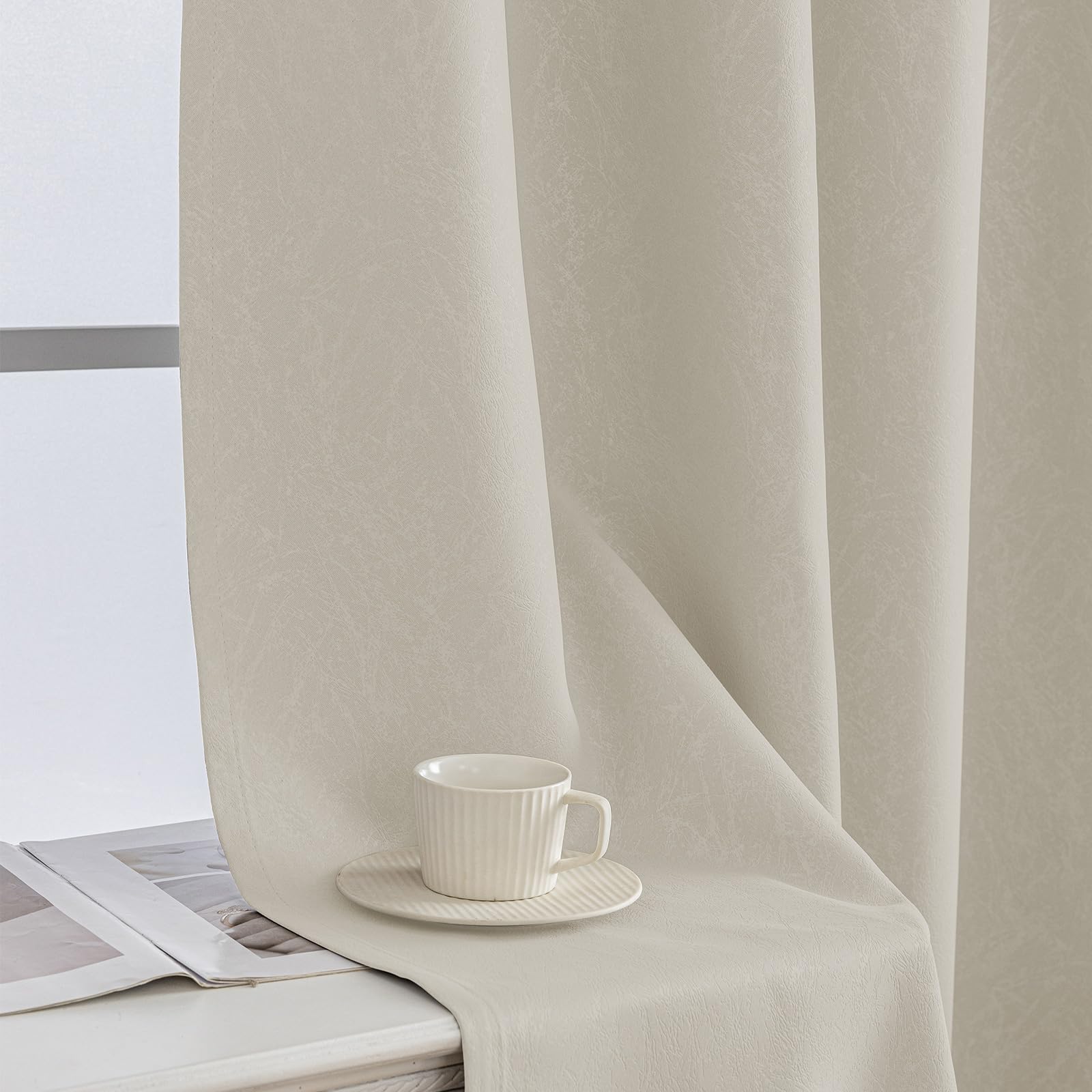 Ystyle Cortinas Salon Dormitorio 2 Piezas, 140×260cm, Cortinas Exterior Terraza Impermeable, Cortina Opacas Modernas Pesante con Ojales, Cortinas Termicas Aislantes Frio Y Calor, Marrón