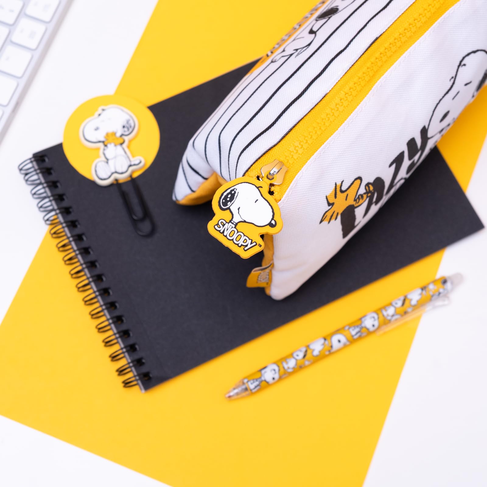 Grupo Erik 3 Compartment Pencil Case - Snoopy Stationery | School Pencil Case, Cute Makeup Bag, Back To School Supplies, Office Stationery Supplies | Snoopy Gifts For Dog Lovers | Z zamkiem błyskawicznym, powrót do szkoły, artykuły pa i biurowe, 21 x 11,8