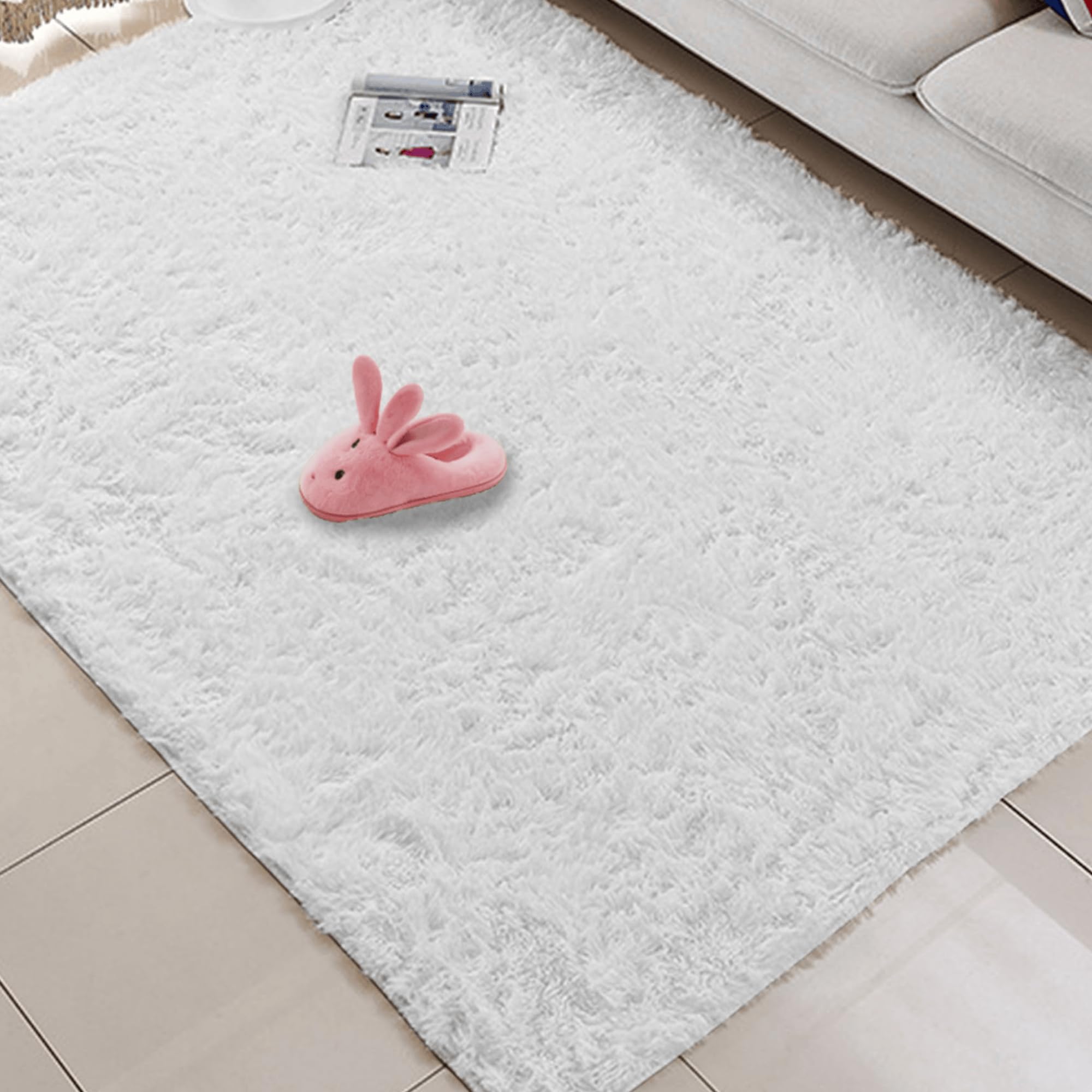 Tapis doux moelleux blanc 100 x 220 cm au design moderne et finitions soignées