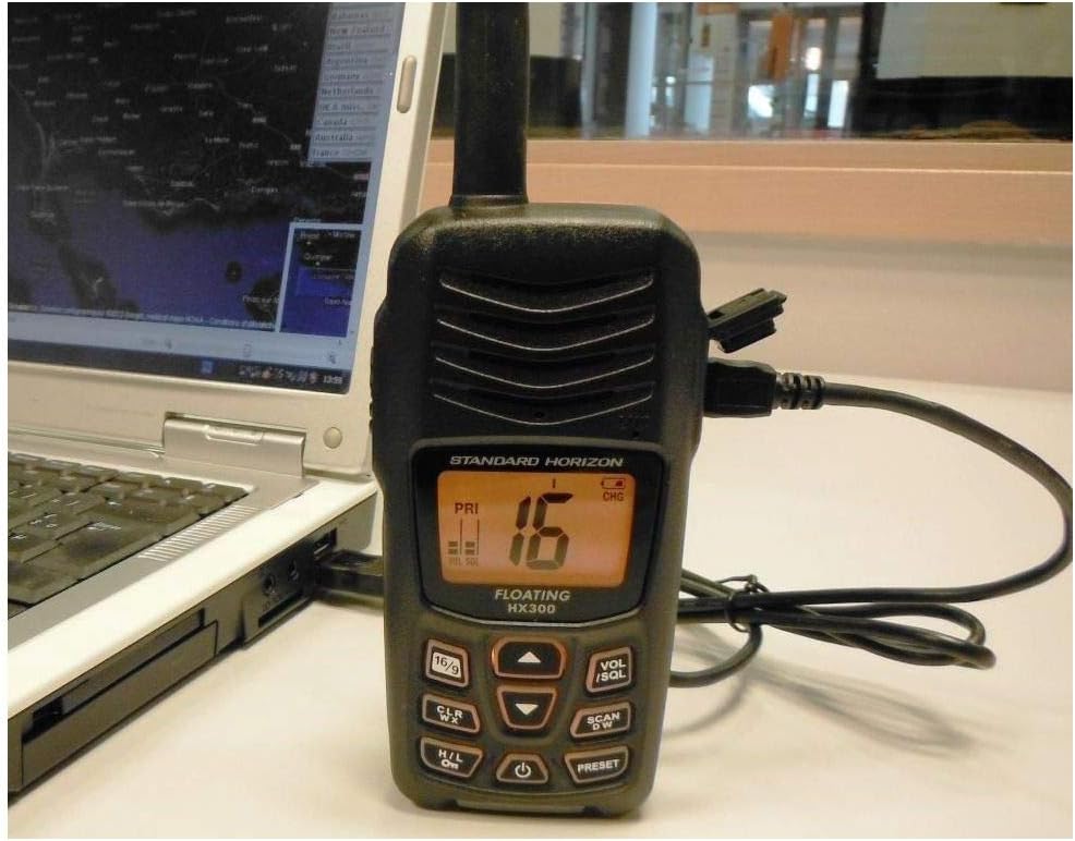 Standard Horizon HX300E Floating Handheld Marine VHF Radio Amazon.de