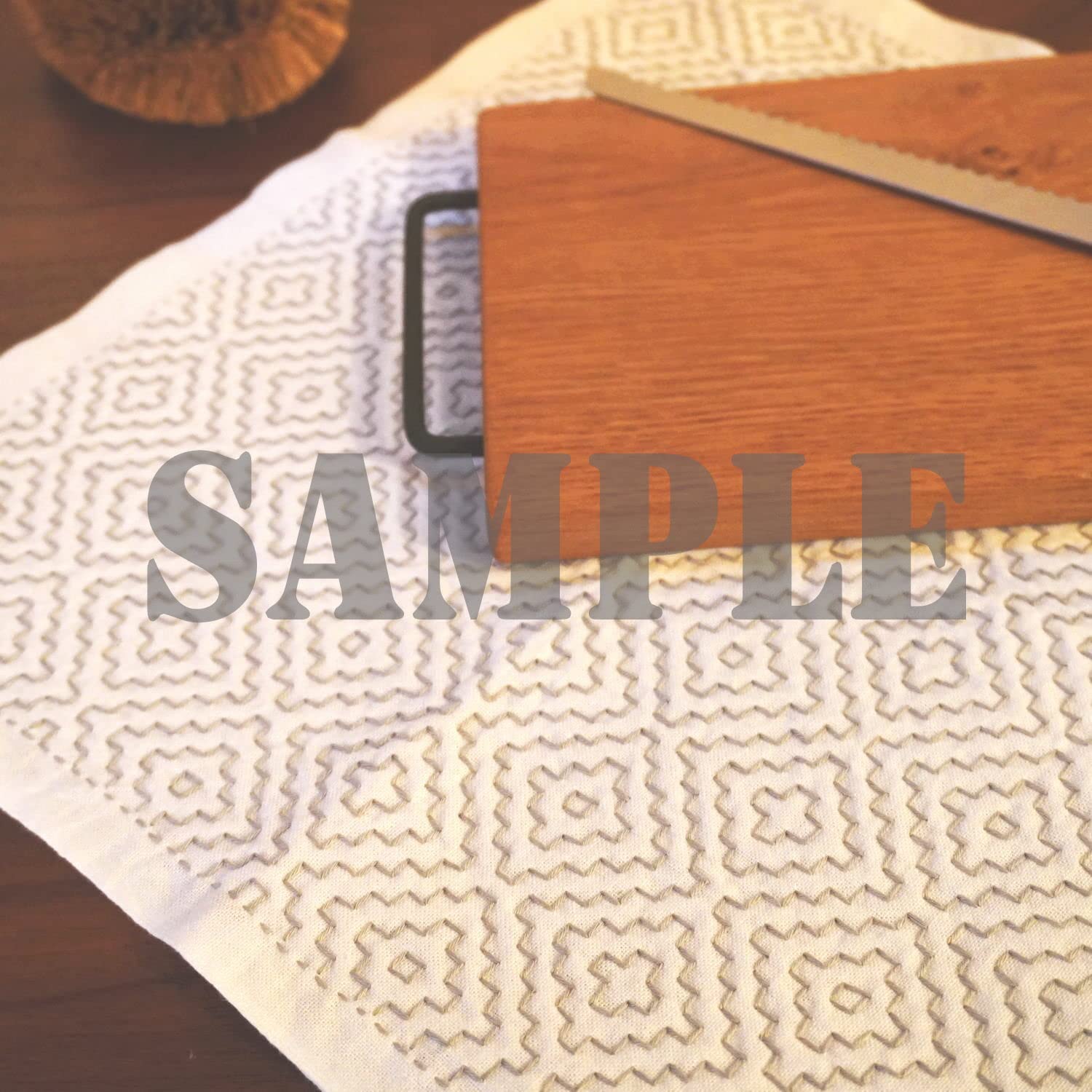 DARUMA Hitomezashi Sashiko Kit – Kit de agujas e hilos de primera calidad de fabricación japonesa con Sashiko Fukin, hilo, agujas, dedal, juego listo para usar (Dalia)