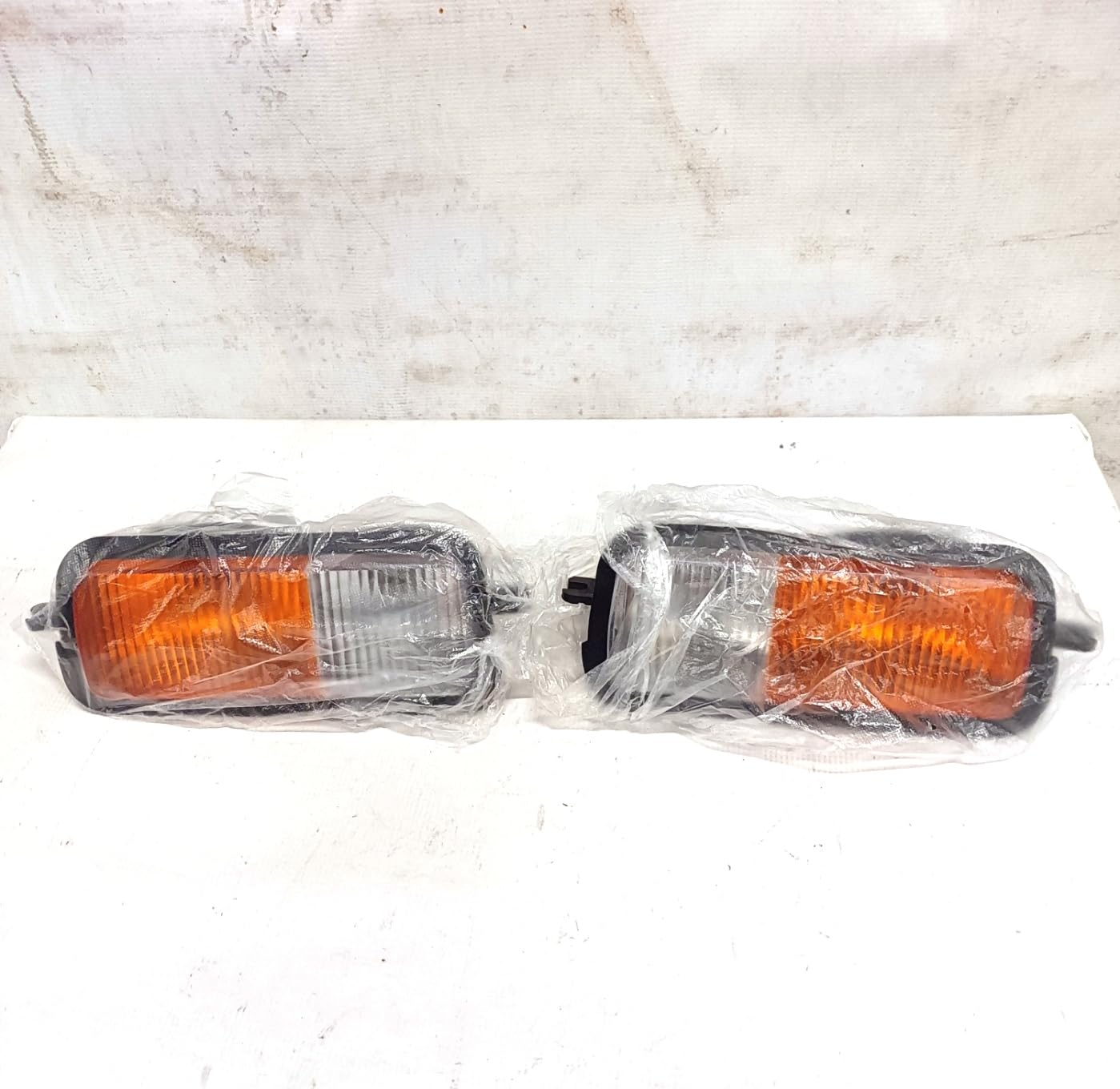 Blinker Tagfahrlicht mit Innenleben ohne Kabel für vorn rechts und links kompatibel mit Lada Niva 1,7i 4x4 M- Modell ab Bj. 2010