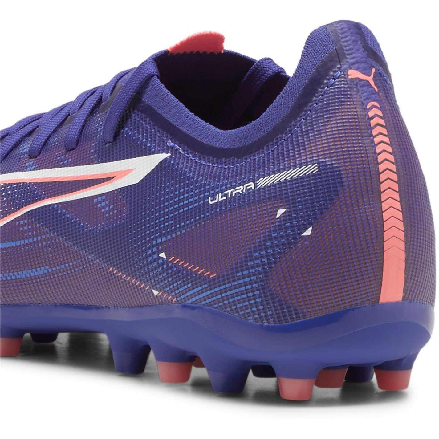 PUMA Chaussures de Football Ultra 5 Match MG Unisexe
