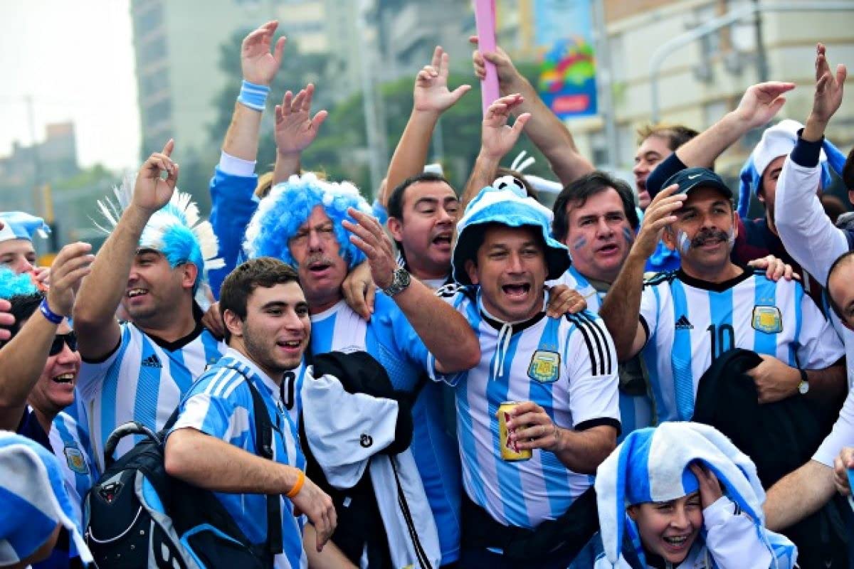 KliKil Argentina Flag, Flag 150 x 90 cm Polyester, UV and Water Resistant, Easy Installation with 2 Metal Eyelets - Image 3