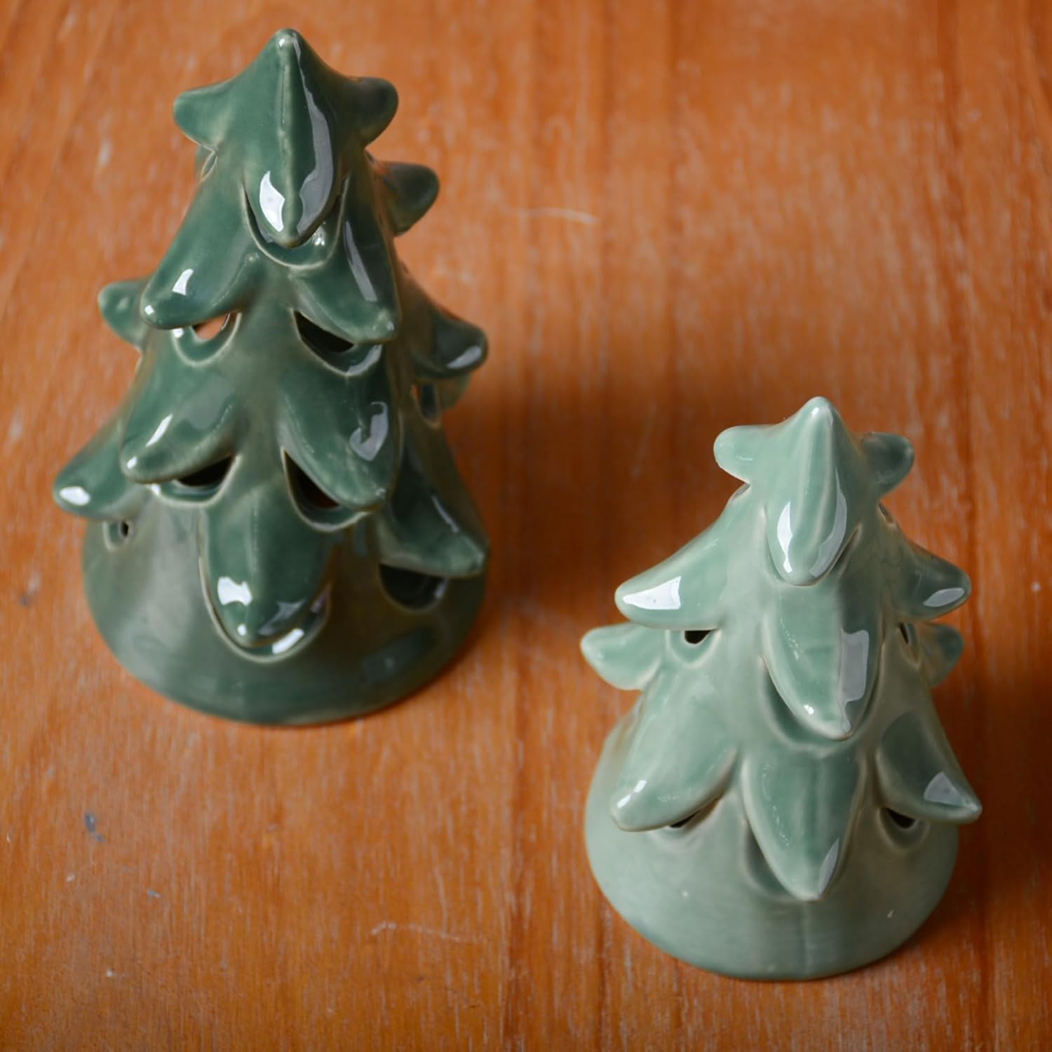 HAUCOZE 2pcs Ceramic Christmas Tree Figurine Decor Holiday Statue Gifts Santa Claus Sculpture Table Centerpiece Crafts Arts 6.3inch