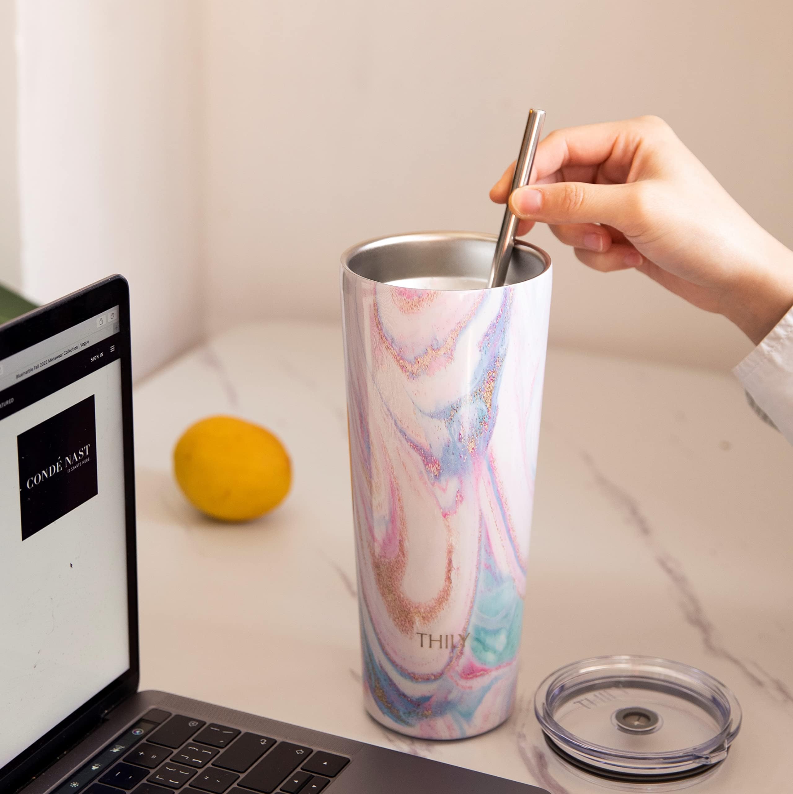 Vakuumisolierter Edelstahlbecher – THILY 780 ml dreifach isolierter Reisebecher mit spritzwassergeschütztem Deckel, für Eiskaffee und heiße Getränke, 2er-Pack, Pink Ripple + Lotus Flower