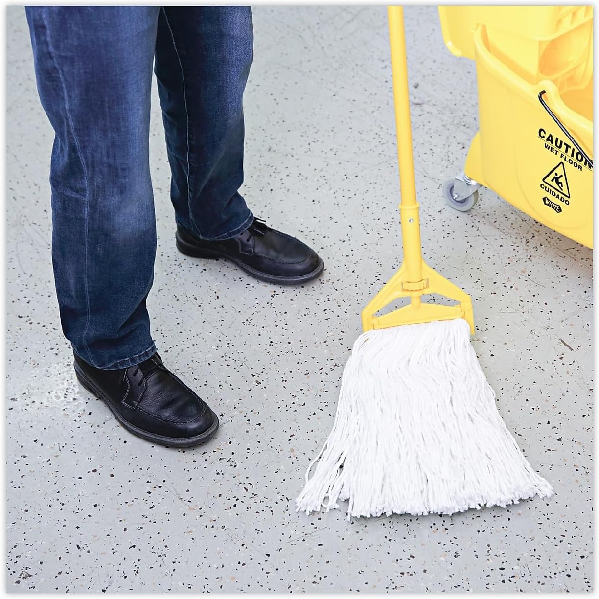 Boardwalk BWK220RCT 20 oz. Rayon Premium Cut-End Wet Mop Heads - White (12/Carton)