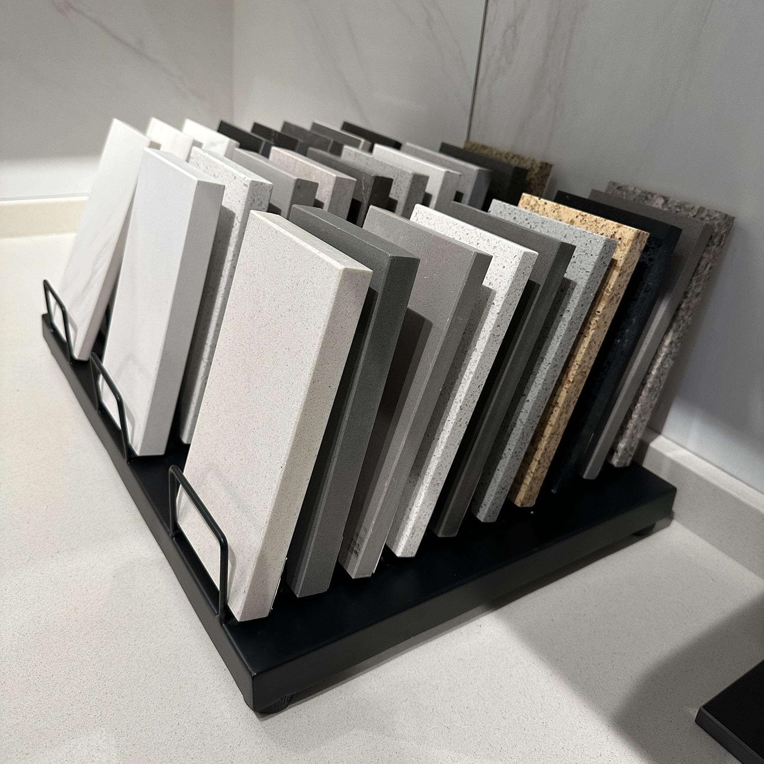 Petit Présentoir D'échantillons Carreaux Panneaux Bois Présentoirs D'album Photo Bureau avec 10 Emplacements pour Cartes(Nero,33 * 35cm)