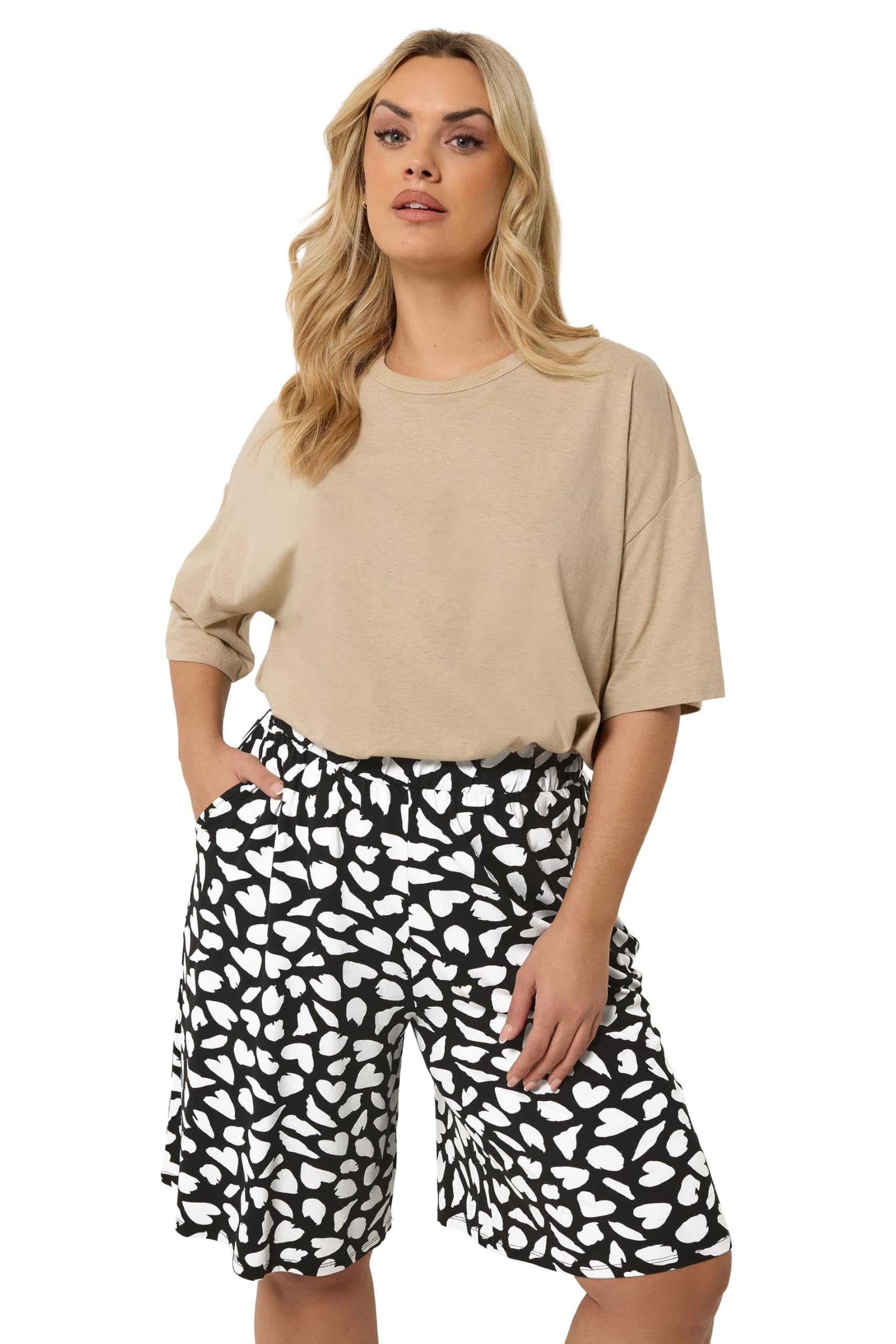 Yours Women's Heart Print Shorts in Black | Size: 22-24