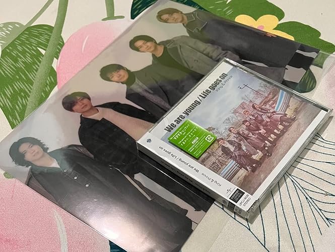 Amazon.co.jp: 【メーカー特典付き】 Life goes on / We are young