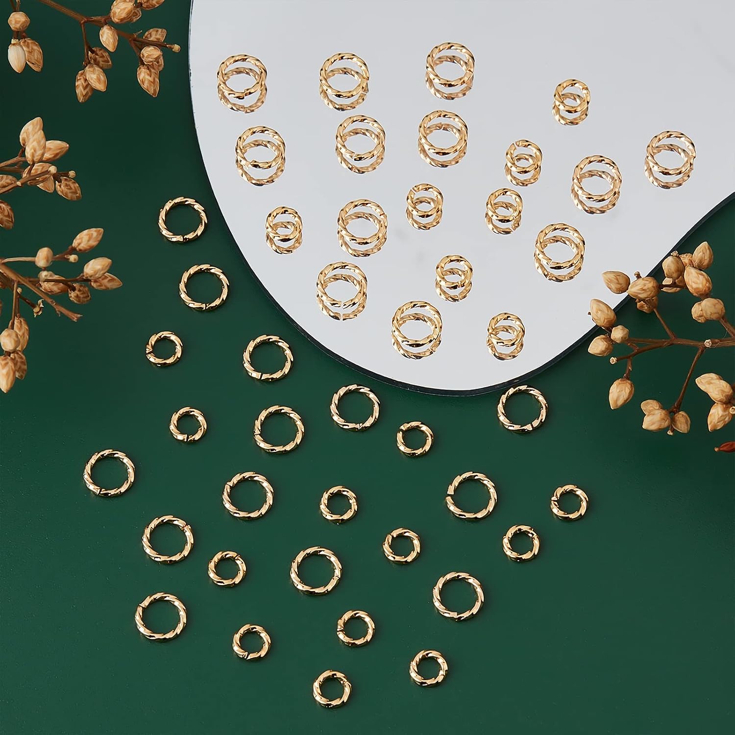 Beebeecraft 240Pcs 2 Size Twisted Open Jump Rings 18K Gold Plated Jump Rings Connectors 6mm 8mm O Shaped for Jewelry Making DIY Crafts Earring Bracelet Necklace Findings