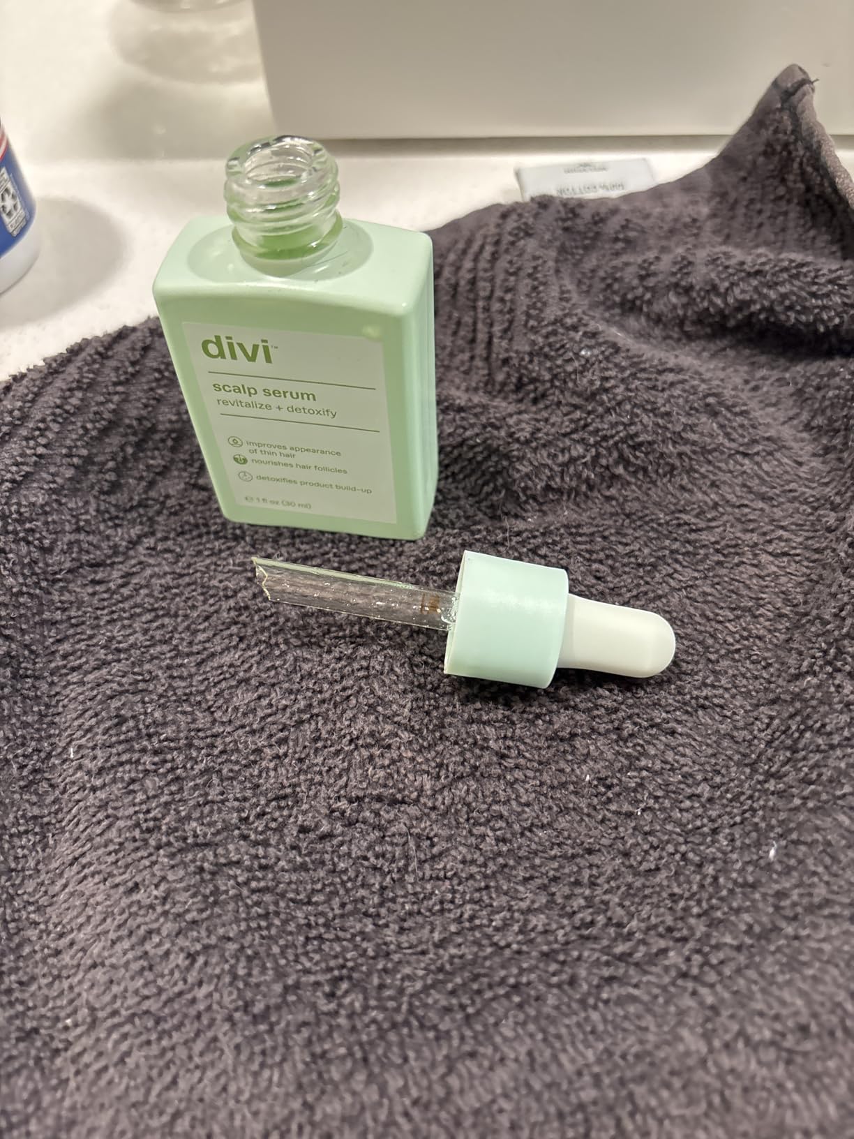 Divi Scalp Serum lifestyle shot 3