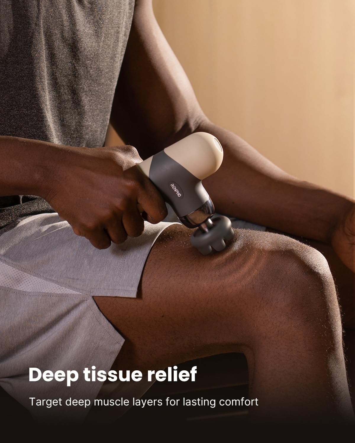 RENPHO Mini Thermal Massagepistole mit Wärmefunktion, Mini Massage Gun Tragbares Modisches Perkussions Massagegerät, mit Farbige Silikonhüllen, Reisegröße mit Tragetasche, für Muskel Massage, Beige