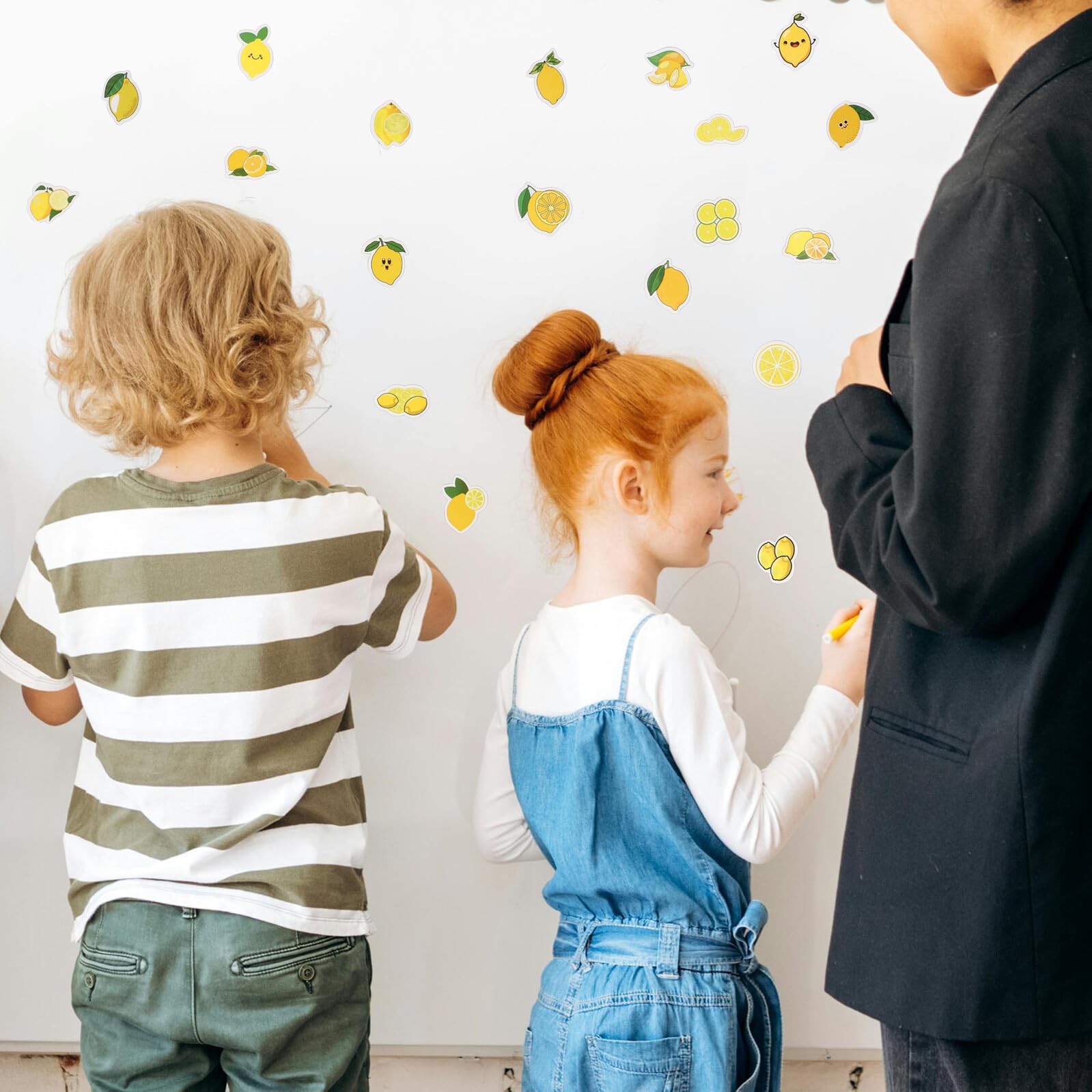 Pegatinas de Limón Decorativas 50 Unidades para Niños Adhesivas Color Amarillo Dibujo Animado Bricolaje Habitación Colegio Fiesta Verano