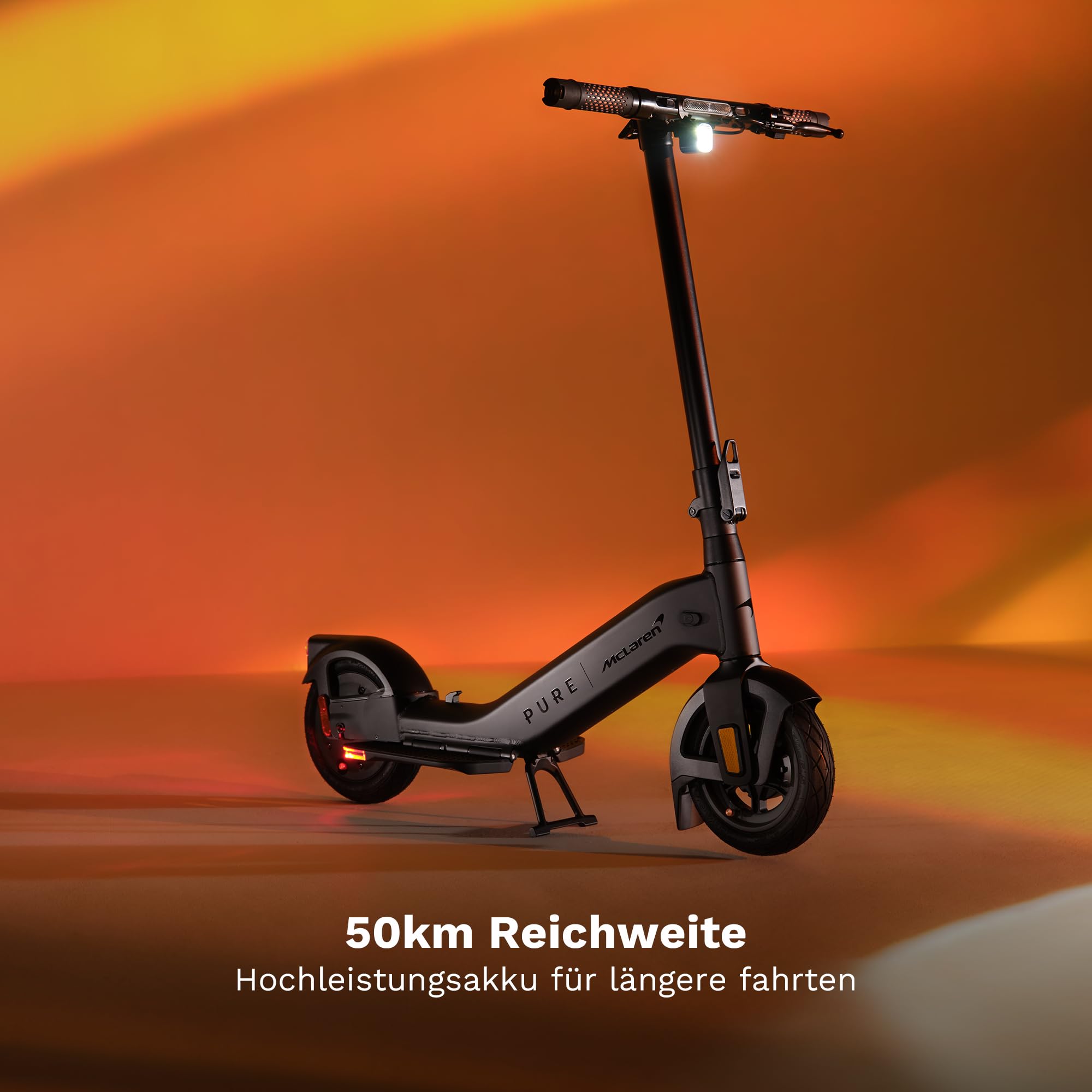 Pure Patinete McLaren E negro – 20 km/h, alcance de 50 km, posición de conducción definitiva, legal en carretera.