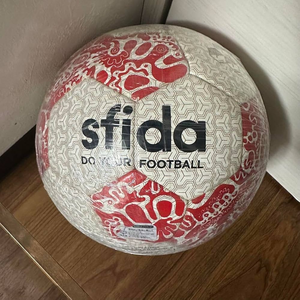 木梨憲武展　sfida サッカーボール Amazon | VAIS SFIDA 木梨憲武コラボ サッカーボール 5号 | ノー