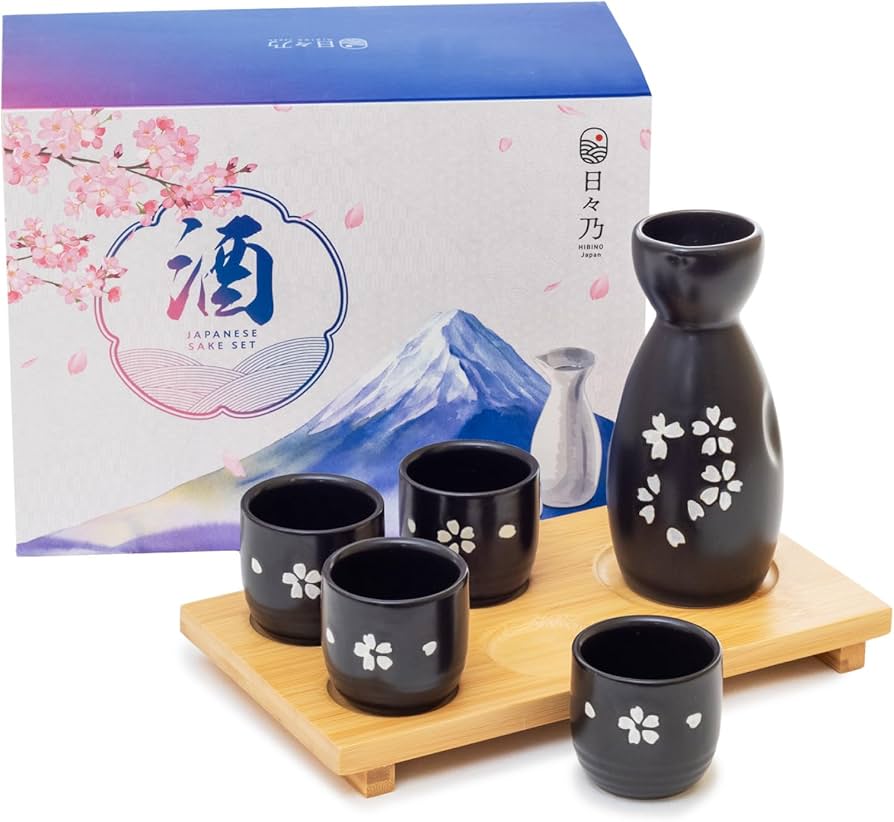 御羽子板　3点セット　Japanese paddle doll. Enchanting Edo: Tokyo shop's decorative paddles boast chic 3D