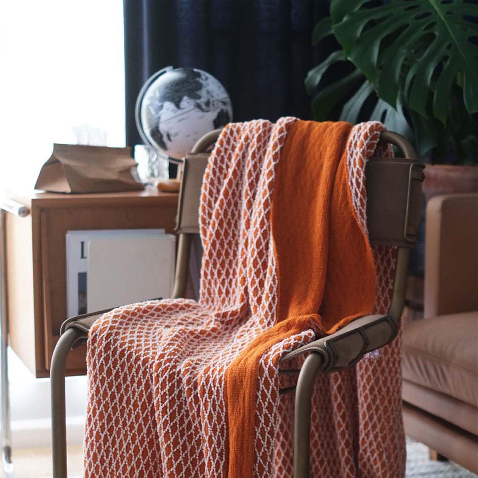 Couverture tricotée de prestige avec franges en losanges chic