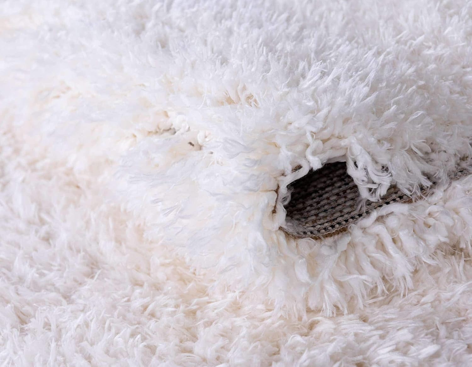 Unique Loom Marilyn Monroe Opulence Shag Collection Area Rug - Silver Screen (2' x 6' Runner, Bone/ Beige)