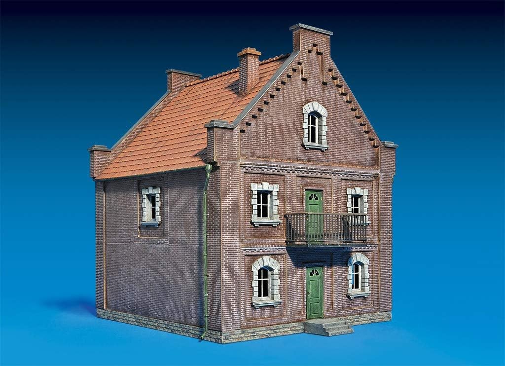 MiniArt 1:72 Scale City Building Kit (Multi-Colour)