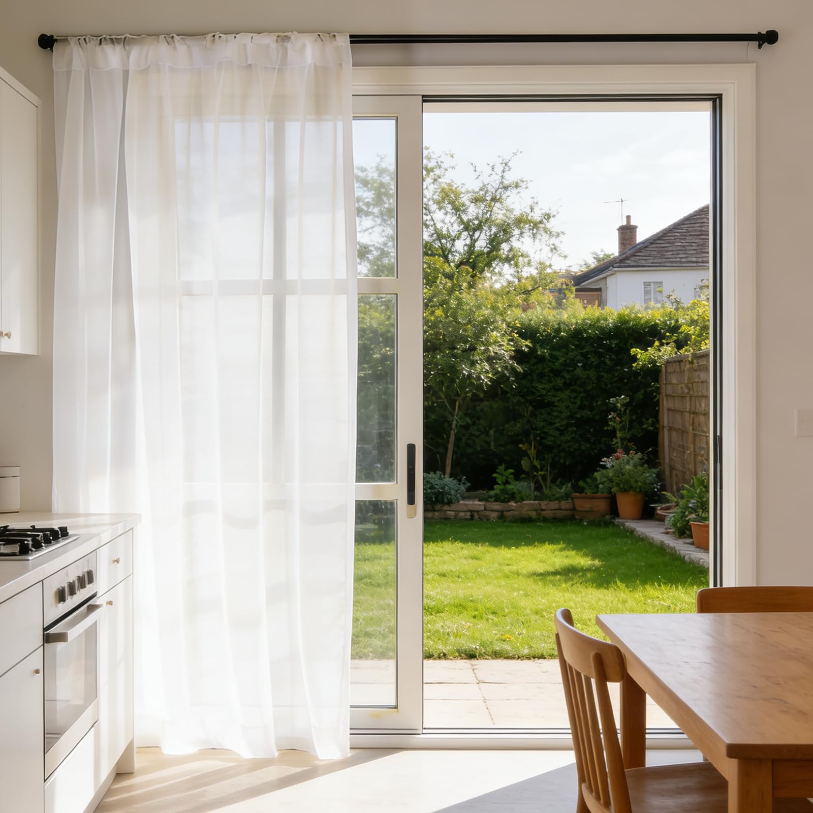 Cortinas translúcidas para dormitorio y balcón que filtran la luz