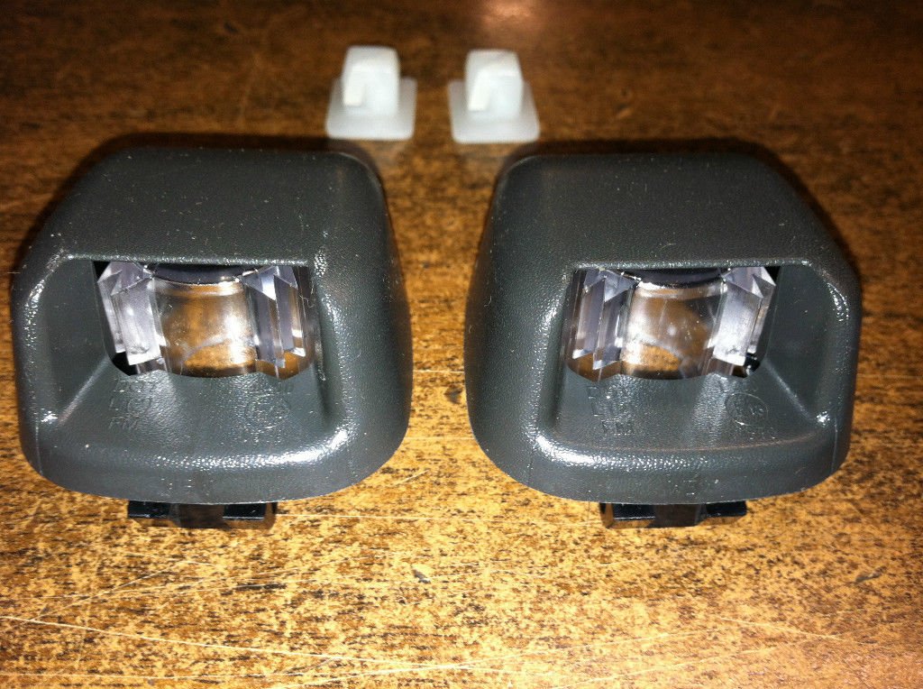 Pro Parts Set of 2 License Plate Lights 3540331 for Volvo