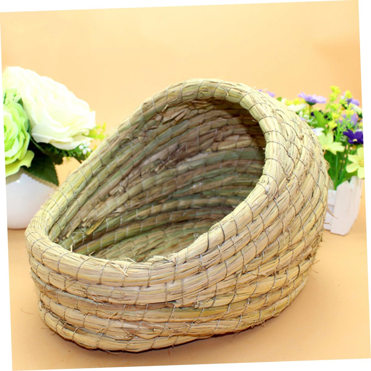 Gewebtes Hühnerschlafnest aus Stroh Gemütliches und Sicheres Kaninchen und Meerschweinchennest für Bauernhof und Garten Halboffenes Schlafhaus