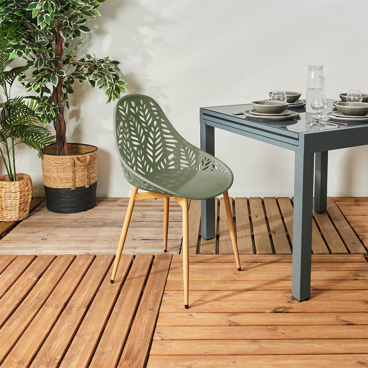 AltoBuy SAYA - Lot de 4 Chaises de Jardin Coque Plastique Ajourée Vert Olive Pieds Métal