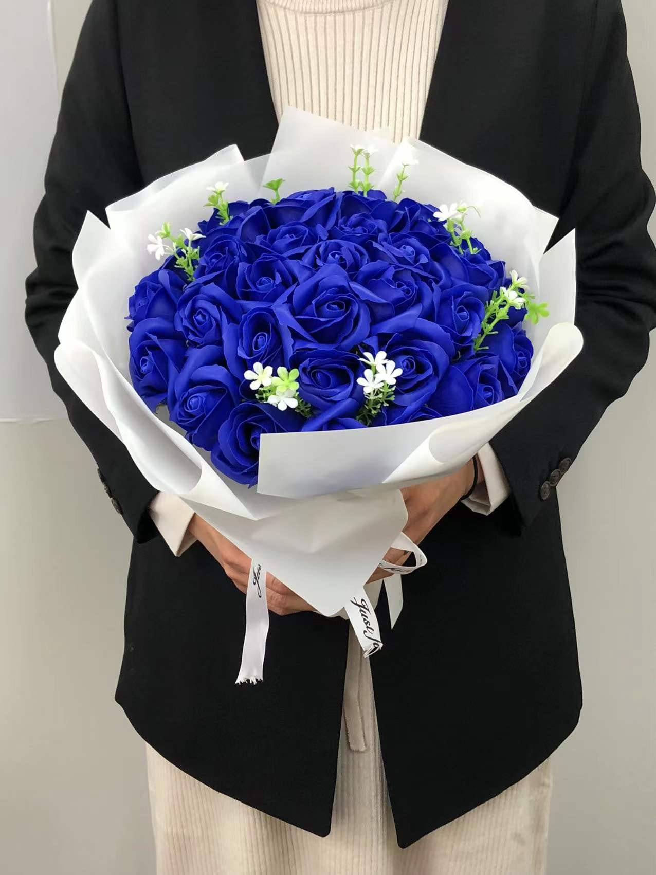 Amazon｜SCAMPER ソープフラワー 花束 バラ ブルー 33本 ブーケ 誕生日