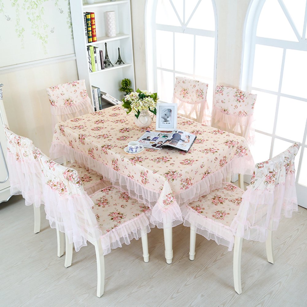 Housses de coussins de chaises et nappe ronde pour rénover votre table repas