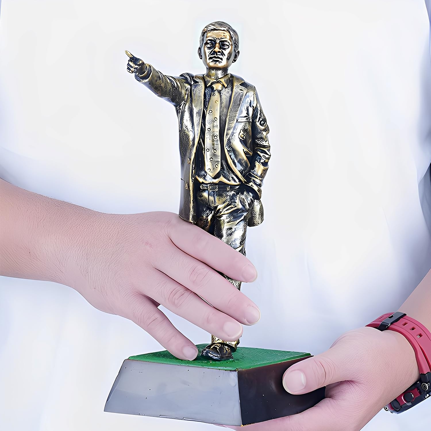 Trofeo Miglior Allenatore di Calcio Mourinho Statuetta – Coppa in Resina per Maestri Tattici e Leader di Squadra, Regalo Personalizzato per Fan del Calcio