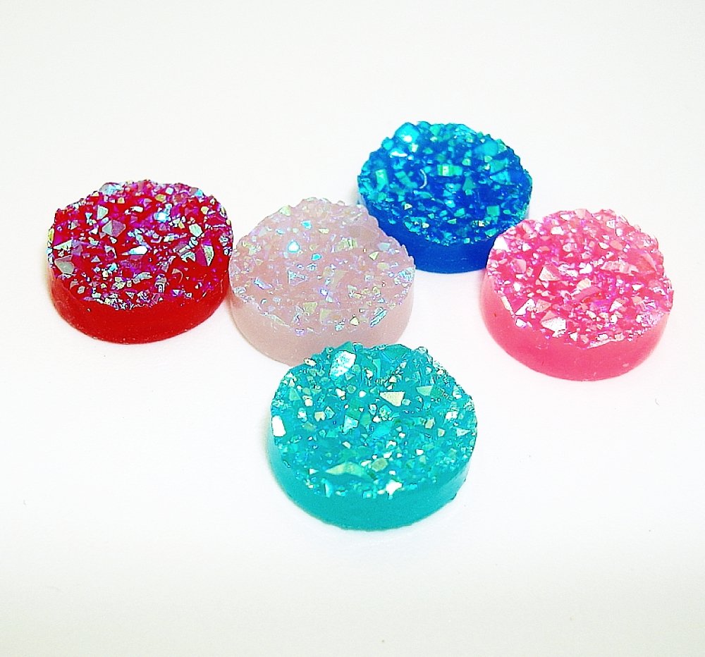 BeadsTreasure 50pcs- Mix Colors Druzy Resin Cabochons, Flat Round, Sparkly Glitter.