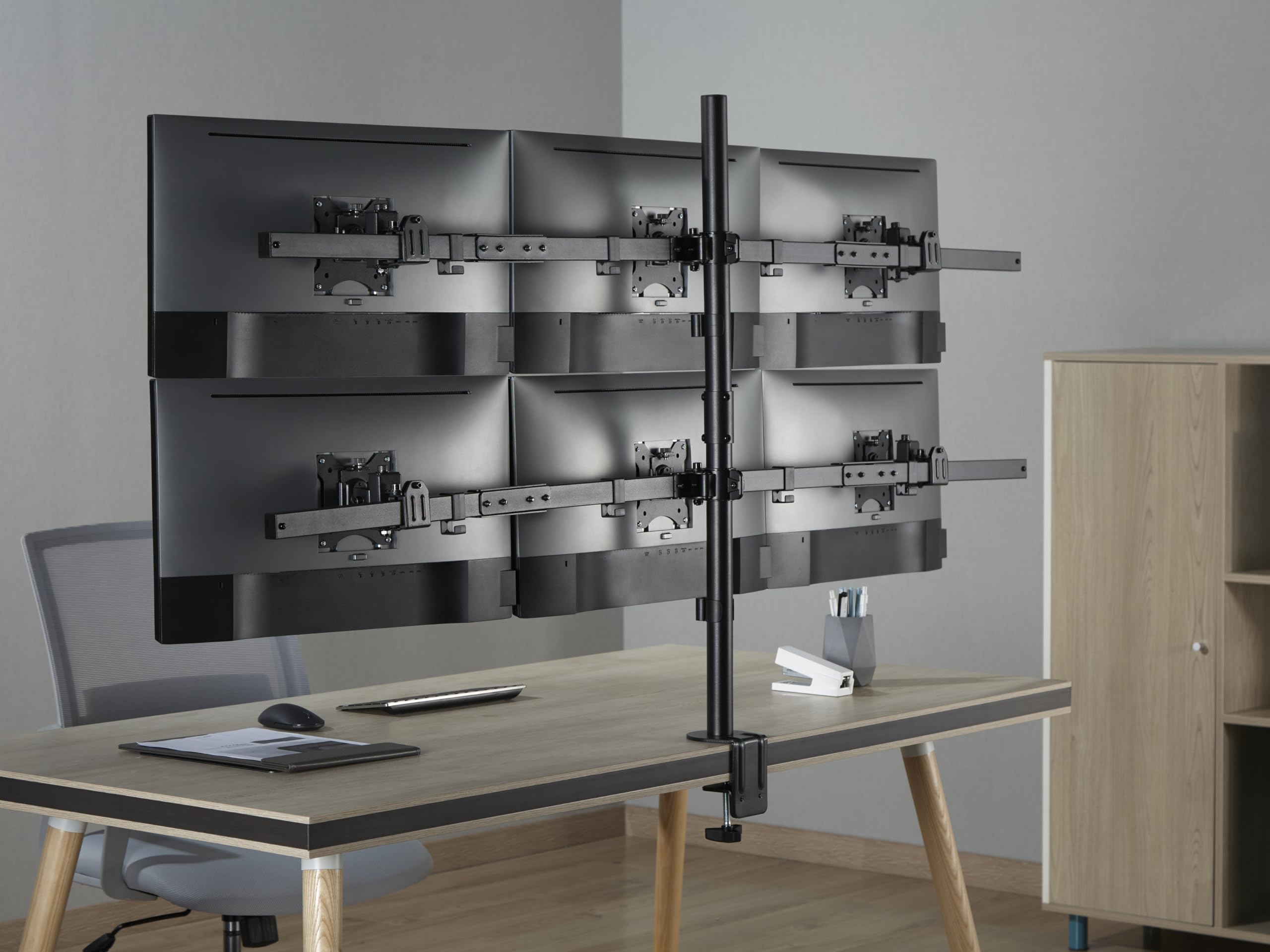Equip 650160 17"-32" supporto da tavolo mobile per 6 monitor