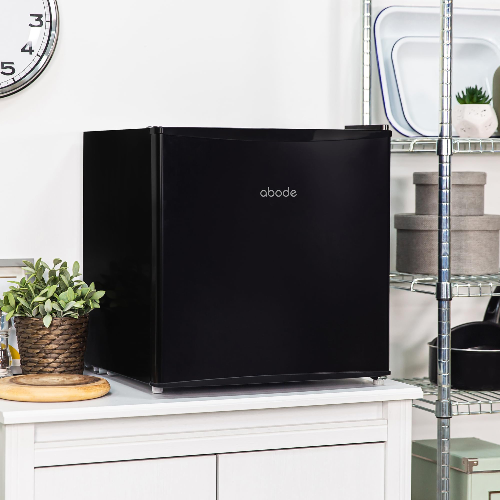 Abode Table Top Mini Freezer Black Freestanding 31 Litre Capacity with Reversible Door, 4 Star Freezer Rating, Adjustable Feet & 1 Wire Shelf ATTFZ0E1B (Black) — view 3
