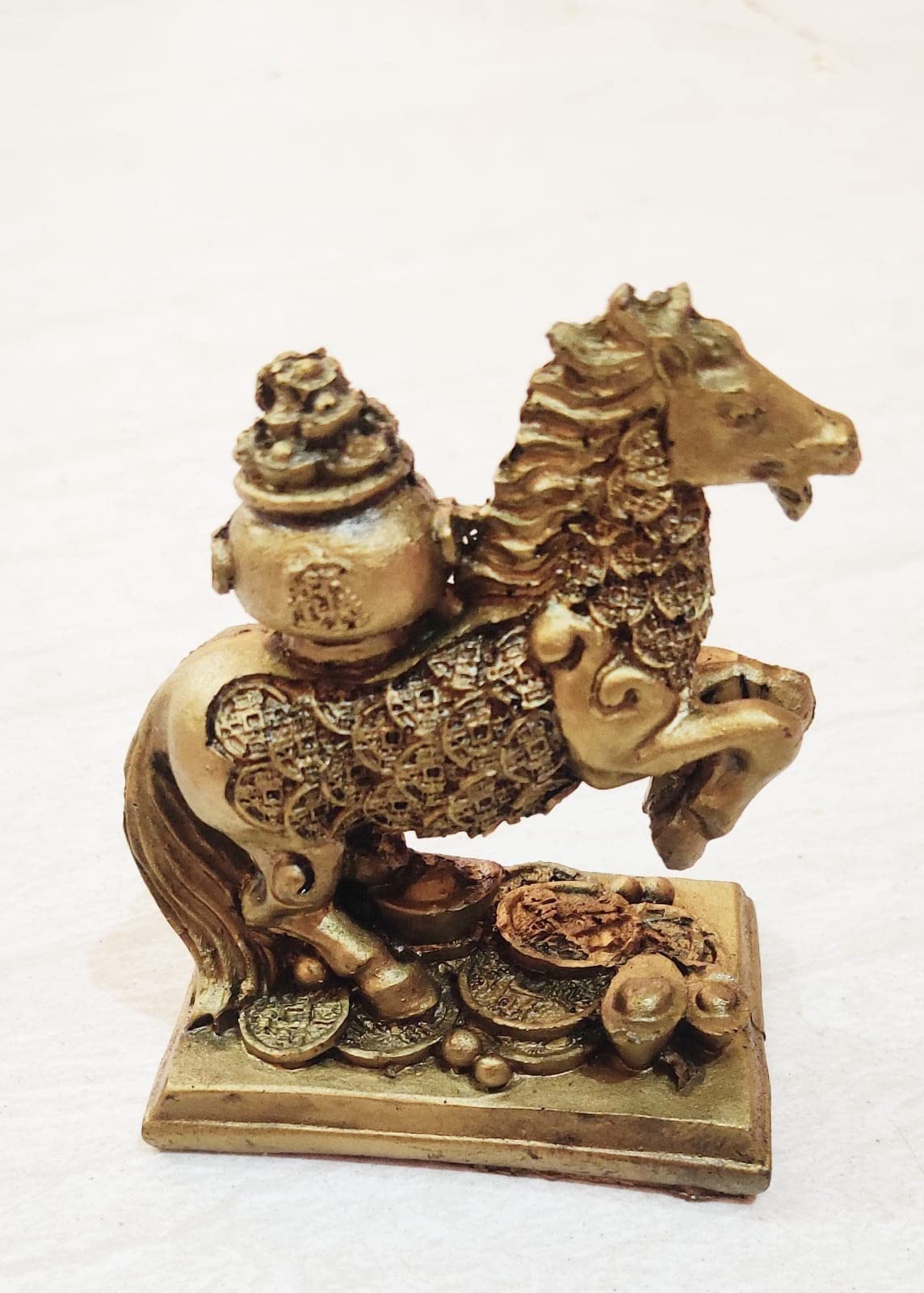 Mani Vastu feng Shui Gift Product Collection Polyresin Feng Shui Money Pot/Treasure Pot on Wealth Horse Showpiece (8.5 x 7 x 4.5 cm