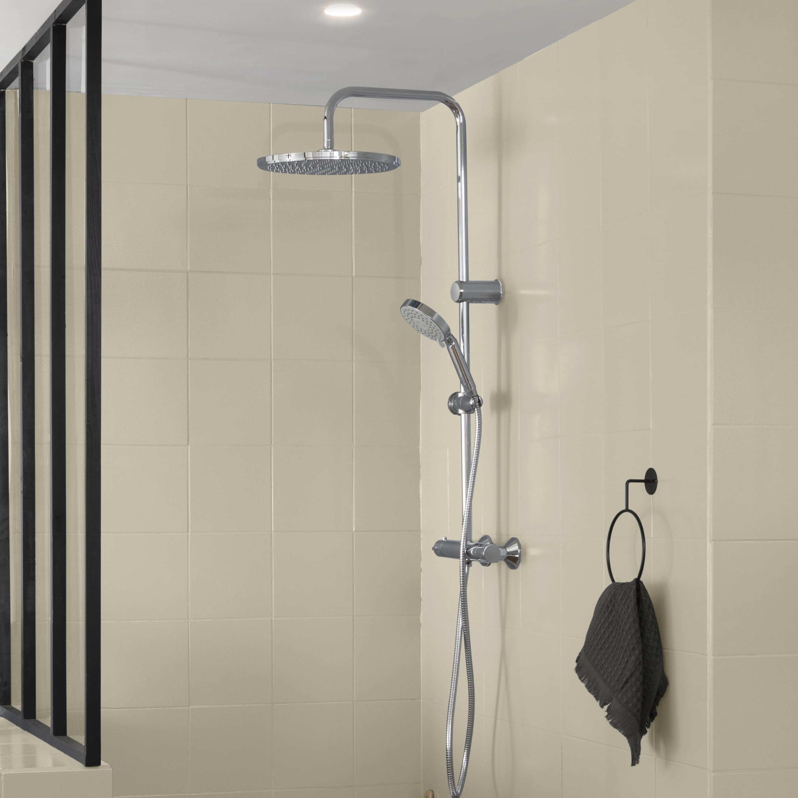 V33 Peinture Rénovation Perfection® Salle de Bain Beige Moelleux Satin 2L | Haute Adhérence - Barrière Hydrofuge - Sous-Couche intégrée - Ecolabel - Faïence - Meuble - Plan Vasque